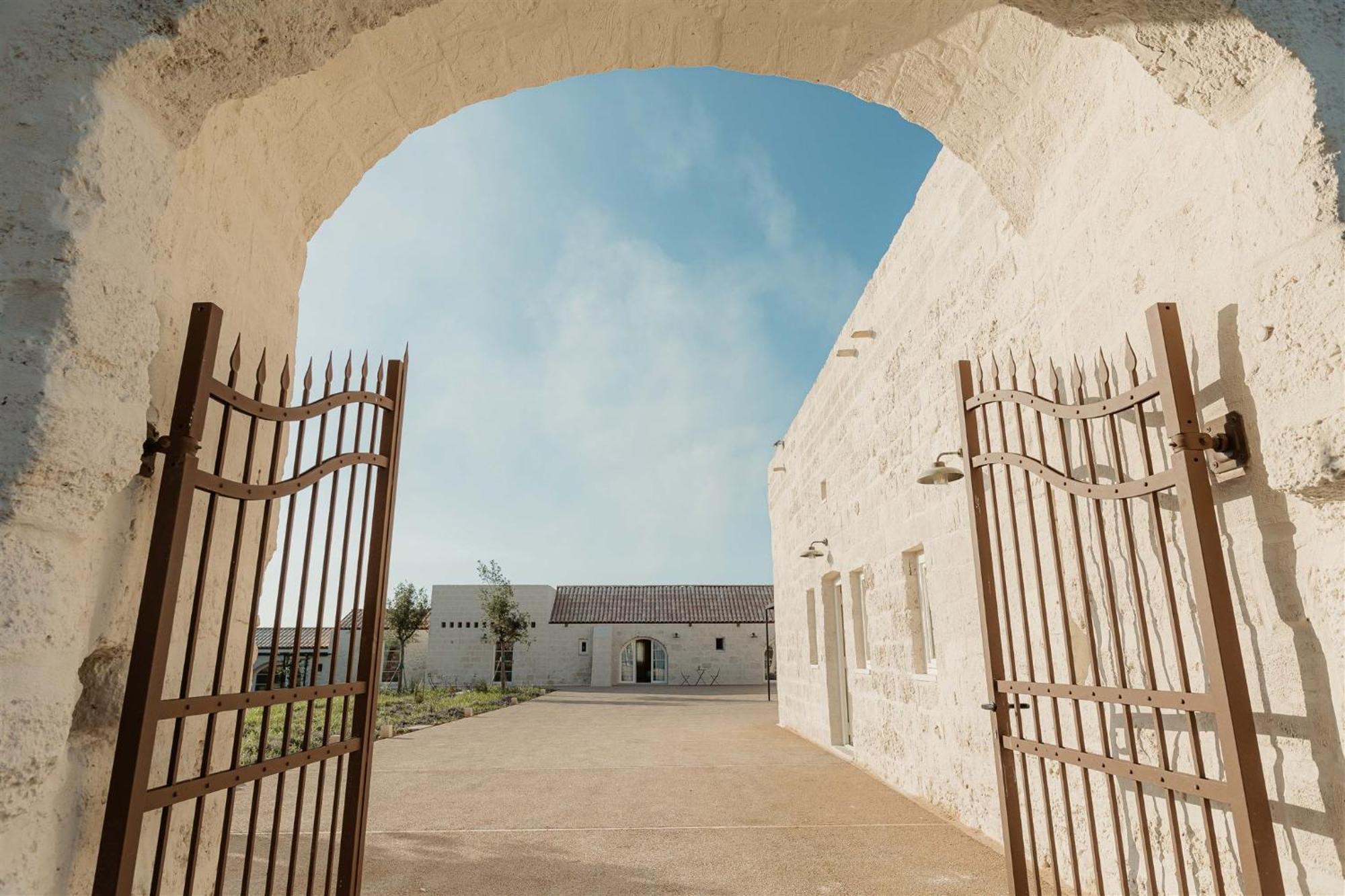 Masseria Vaccaro By Raro Villas - Self Check-In Бриндизи Экстерьер фото